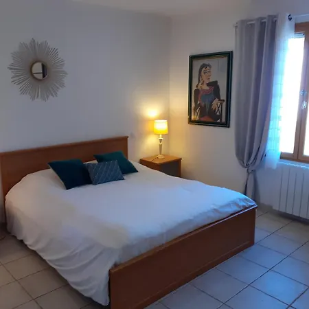 Les Terre Rouges Avec Piscine Dans L ' Aude *