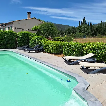 Guest house Villa Les Terre Rouges Avec Piscine , Chambres D Hotes 4*