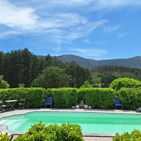 Les Terre Rouges Avec Piscine Dans L ' Aude *