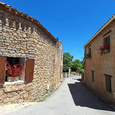 Villa Les Terre Rouges Avec Piscine , Chambres D Hotes 4*